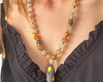 Collar de ágata natural: joya hecha a mano con piedras preciosas, regalo único de aniversario y elegante regalo de Navidad.
