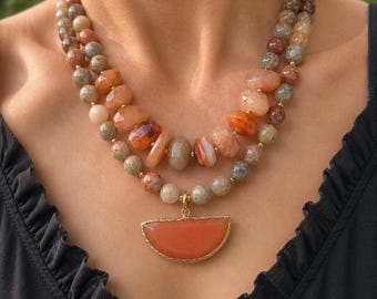 Opvallende oranje agaat ketting met zonnestenen, handgemaakte perzikkleurige kattenoog hanger, statement sieraden voor verjaardagscadeaus