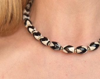 Natural Agate Beaded Choker Necklace, Handmade Tibetan Agate Jewelry Gift, Black Gemstone Choker for Women, Minimalist Boho Necklace