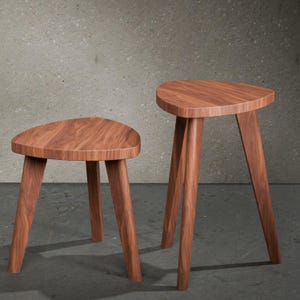 Tabourets luxueux en bois de noyer | Marchepied | Décoration moderne du milieu du siècle | Table d'appoint déco scandinave | Maison du milieu du siècle | Fini naturel