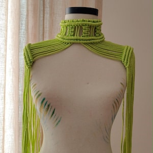 Tenue de festival, robe en macramé, tenue de rave, homme en feu, vêtements en macramé, robe de déesse grecque, robe bohème, événements de yacht