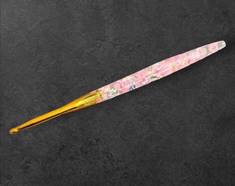 Stunning Pink Random Sequins streamlined crochet hooks handmade with resin super shiny, Cute Flowers, Bunnies, and much more inside