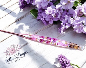 LILAC FIELD 0F DREAMS Beautiful real dried purple flowers in Resin Crochet Hook with gold flakes
