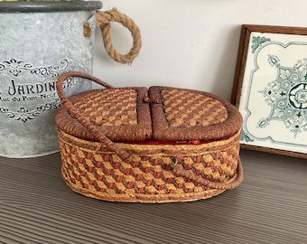 Sweet Vintage Sewing box, The People’s Republic of China, Hand Woven Raffia Needlework Box