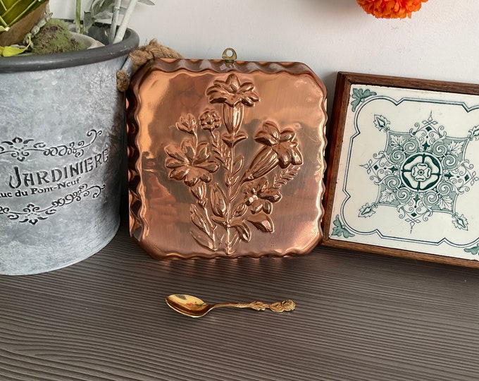 Wonderful Vintage Copper Mold, Floral Design Mold, Wall Decor, Country