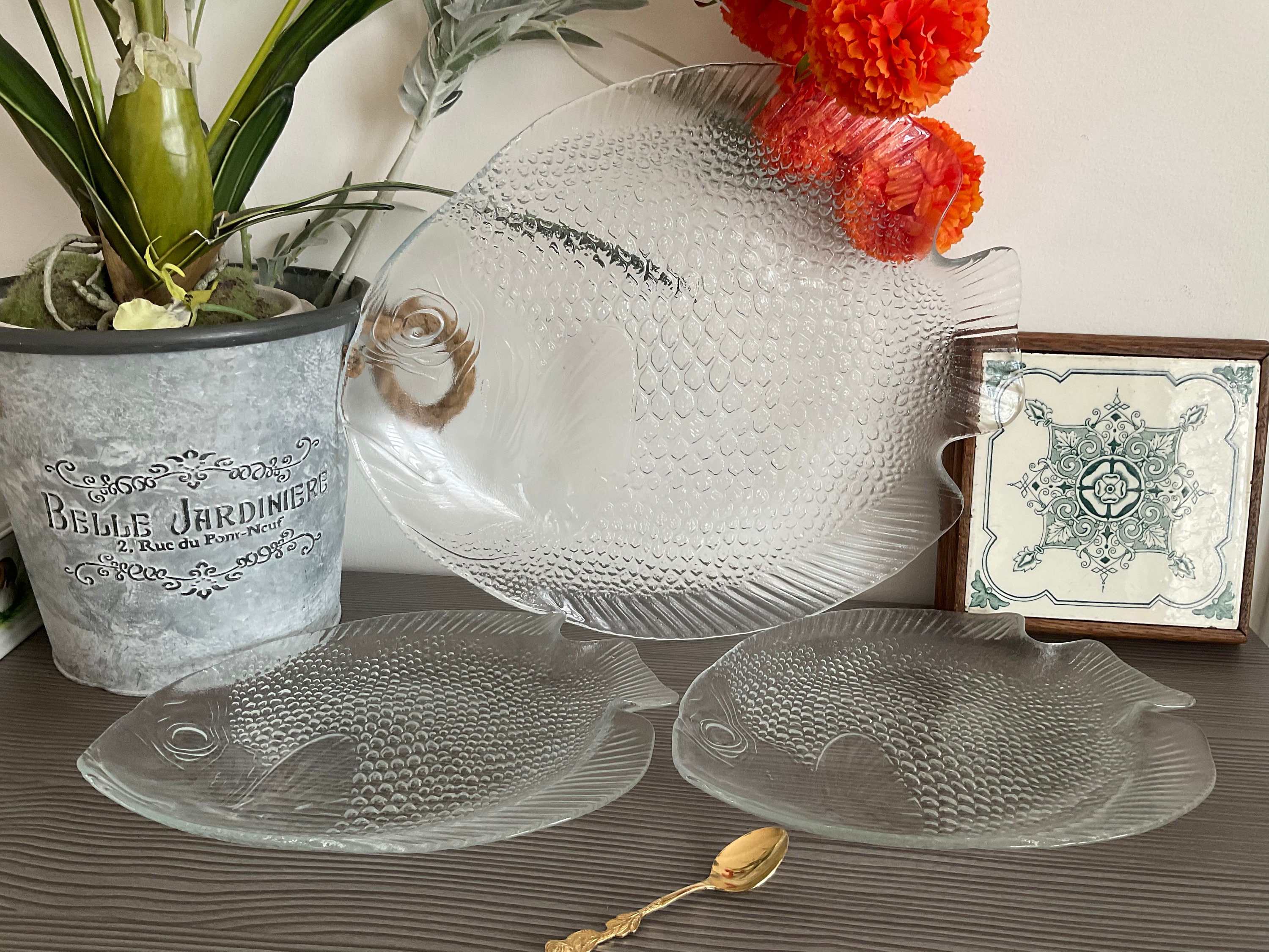 ヴィンテージ アルコロック フランス 大きな魚の形をしたガラスの皿と