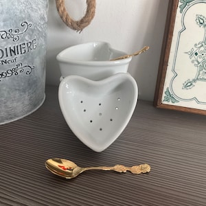 1 x petit moule à fromage en forme de coeur APILCO France, passoire, porte-savon,