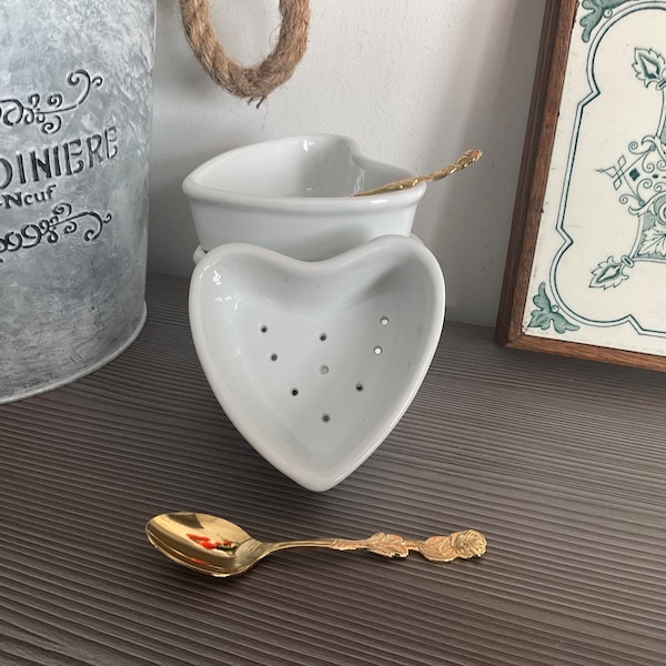 1 x APILCO France Small Heart Shape Cheese Mold, Strainer, Soap Dish,
