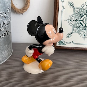 Rare ! Royal Doulton “MICKEY MOUSE” Figurine, Disney Character 70th Anniversary Collection Boxed