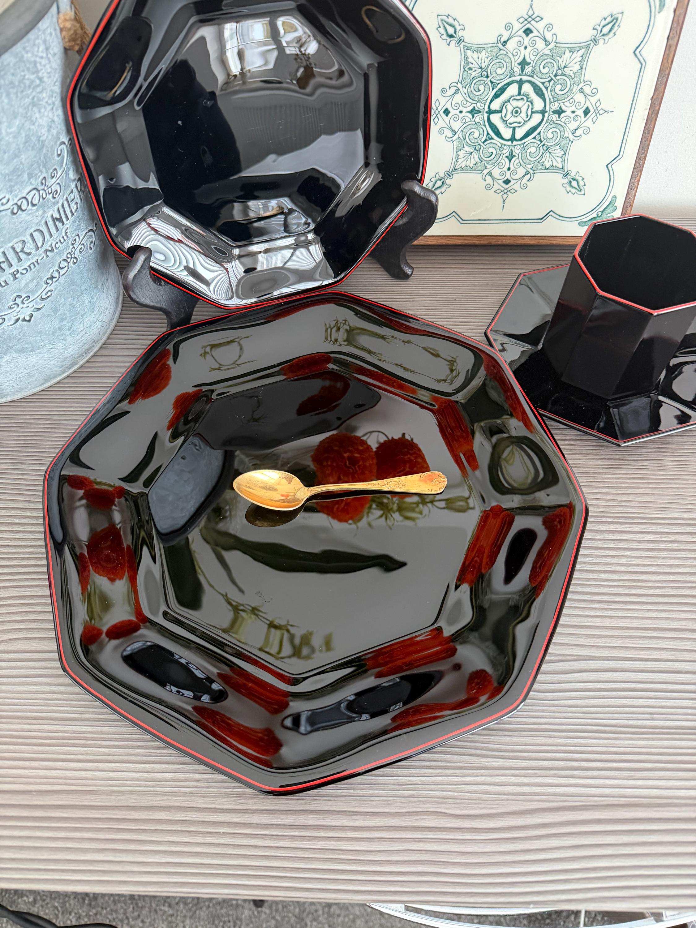Vintage ARCOROC 'octime' Black and Red 4 Piece Set, French