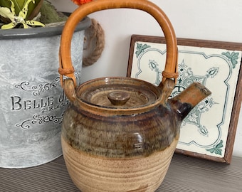 Canterbury Pottery Teekanne, glasierter Körper und Bambusgriff, Studio Potteryb