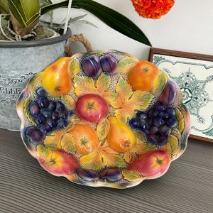 Vintage Falcon Ware Majolika Obstschale: 3D-Obst Herzstück
