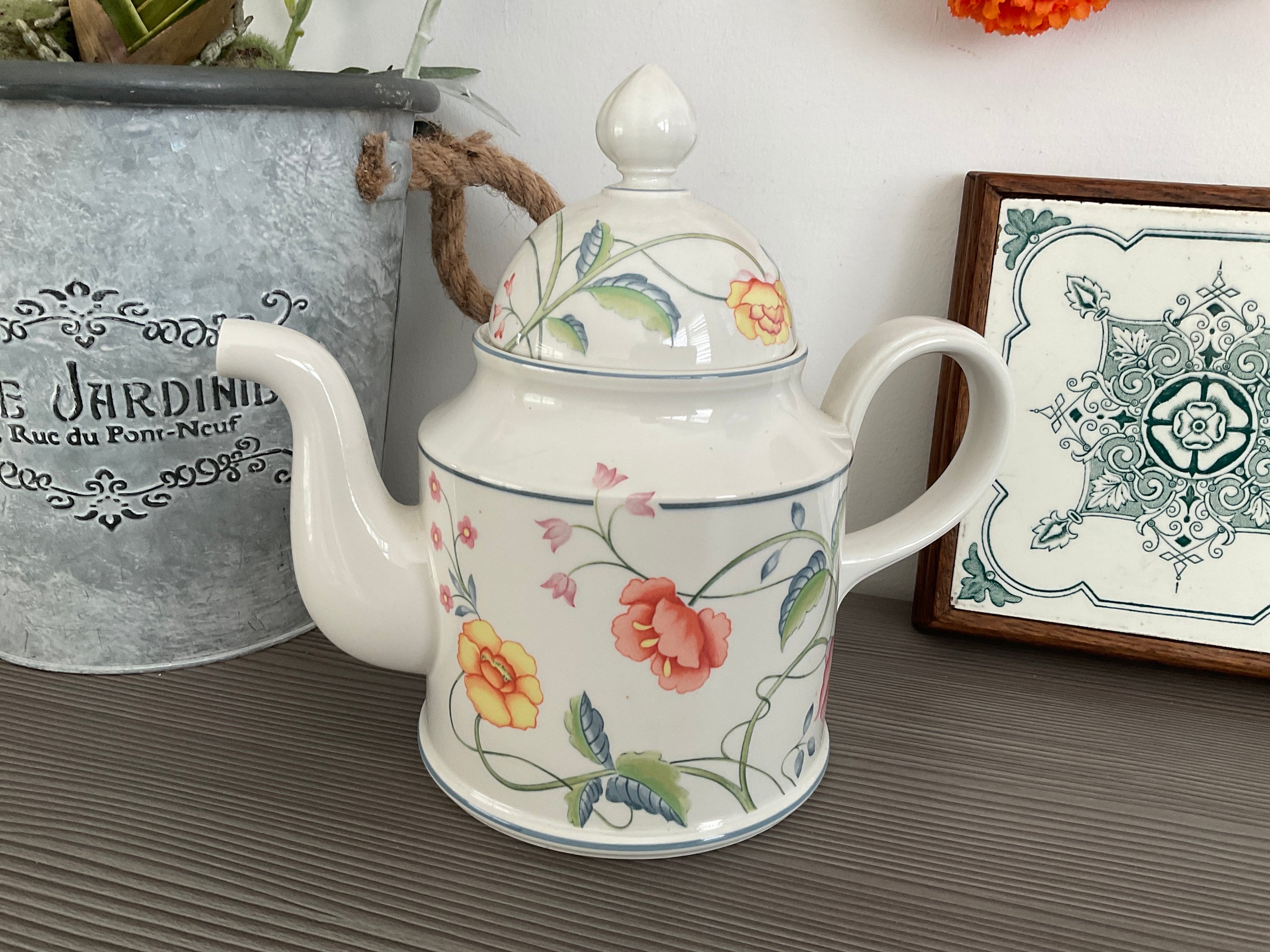 Gorgeous Vintage VILLEROY and BOCH Floral Tea Pot