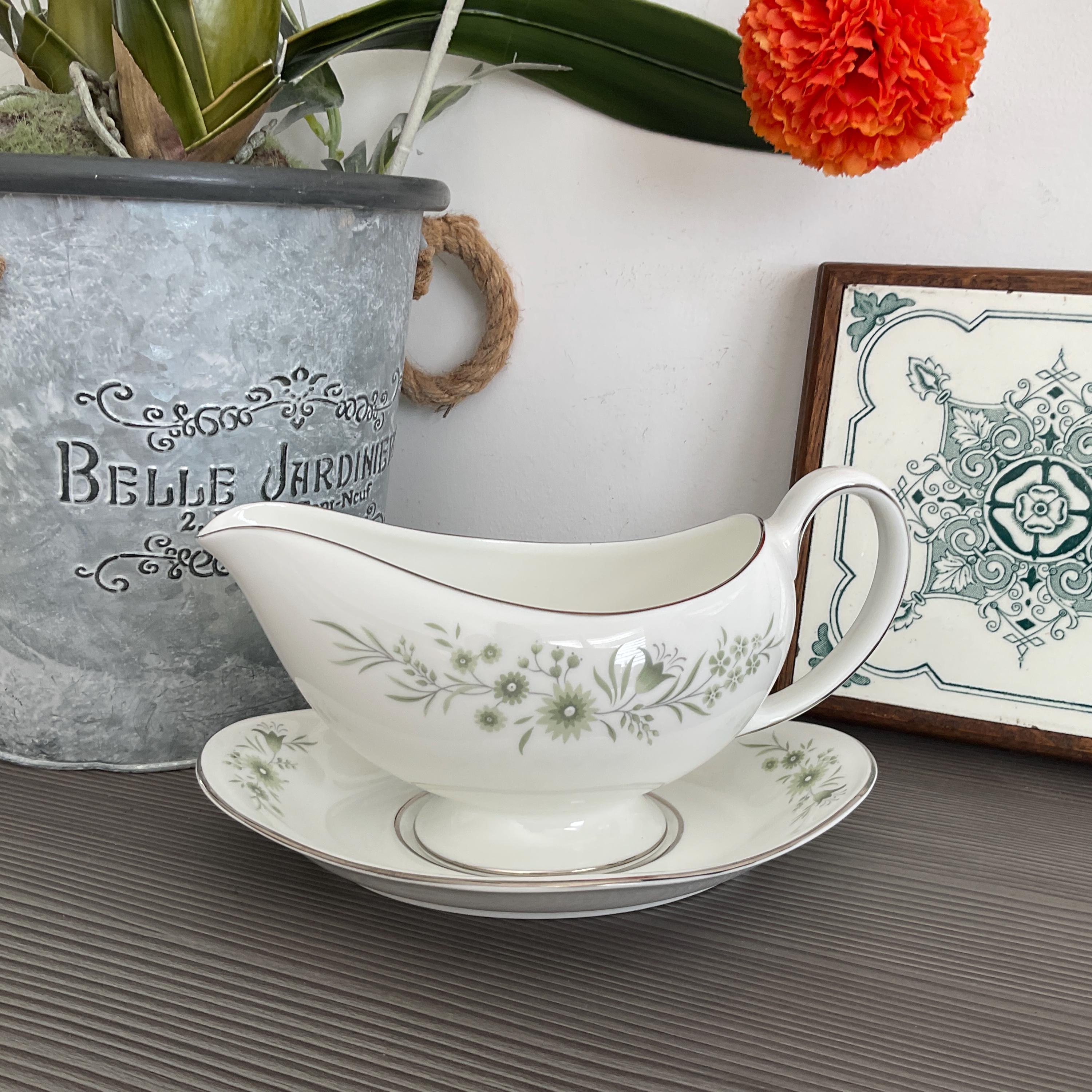 Wedgewood ヴィンテージ　グレービーボート Wedgewood Gravy Boat - Etsy Canada