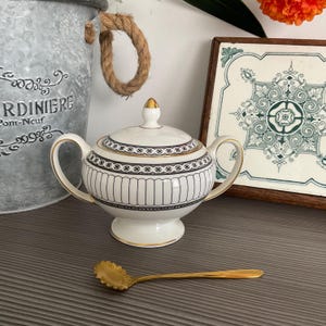 Wedgwood Colonnade Sugar Bowl: Black and Gold Lidded Bone China