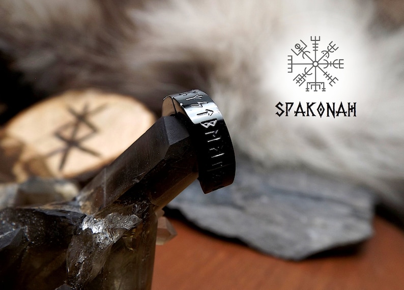 Boucle d'oreille viking en acier inoxydable avec runes du Futhark, couleur noire image 1