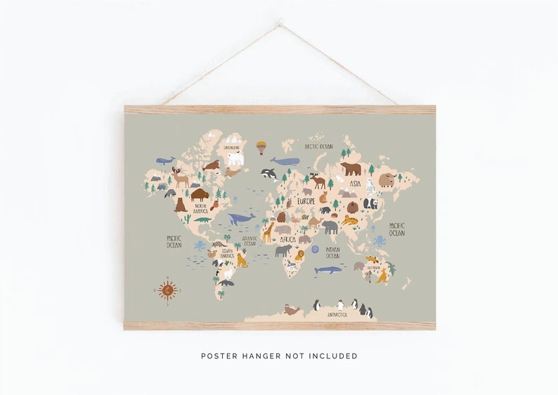 Peut inclure: Une carte du monde de couleur vert clair avec un contour beige des continents. La carte pr&eacute;sente divers animaux de diff&eacute;rentes r&eacute;gions du monde, notamment des pingouins, des ours polaires, des &eacute;l&eacute;phants, des girafes et des lions. La carte comprend &eacute;galement les noms des continents et des oc&eacute;ans.