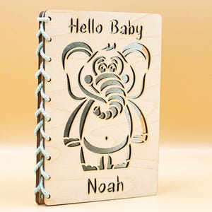 Carte d'arrivée de bébé | Félicitations pour le nouveau-né | Carte en bois de bienvenue de bébé | Carte de fête de naissance | Nouveau bébé éléphant | Garçon Fille | Rose Bleu