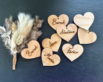 Holz Herz  Namenskärtchen Tischdeko mit Name individuell graviert personalisierte Herzen Streuherzen Hochzeit Geburtstag Tischkarten