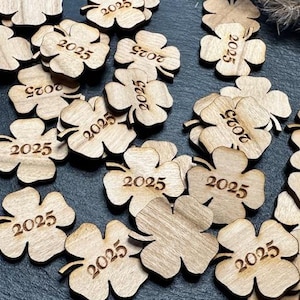 50 Scatter Decoration Wood Table Decoration Decoration Craft Accessories Cherry Wood Clover Leaf 2025 Clover Lucky New Year New Year&#39;s Eve Lucky Charm