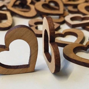 100 Scatter Decoration Cuore di legno Decorazione da tavolo Cuori decorativi per matrimonio Parti sparse Cuori dritti Cuori sparsi sostenibili