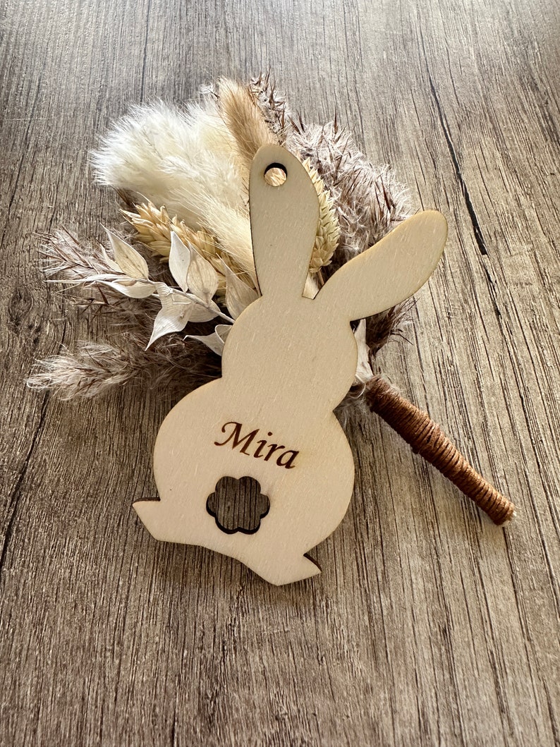 Holz Anhänger Schildchen Geschenkanhänger Hase Wunschname 10 cm Ostern Osterhase personalisiert Namen Bild 1