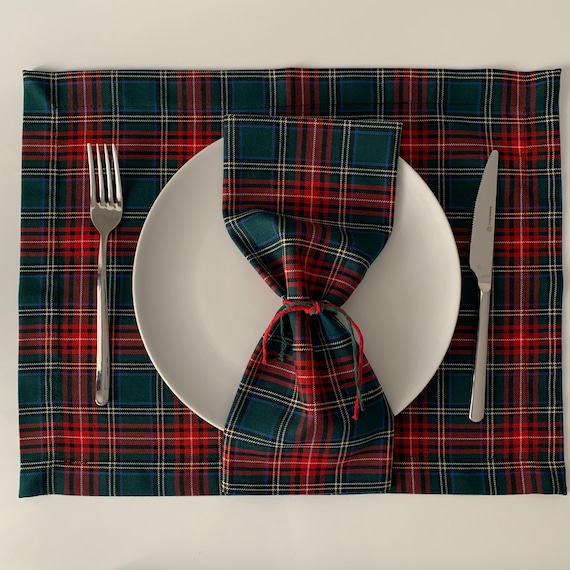 Green Tartan Christmas Placemat: Cabin Plaid Table Decor