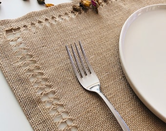 Handmade Jute Placemats, Farmhouse Burlap Decor, Rustic and Chic Dining Experience, Sustainable and Stylish: Jute Placemats