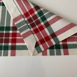 Red Green Tartan Plaid Placemat: Scotland Table Decor
