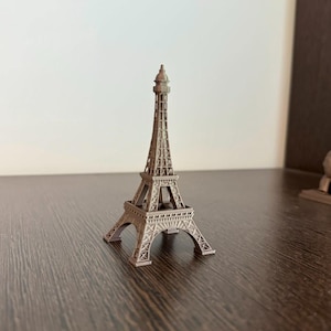 Miniatura de la Torre Eiffel impresa en 3D - Decoración de París (10 cm PLA)