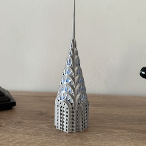 Edificio Chrysler top con luz Led