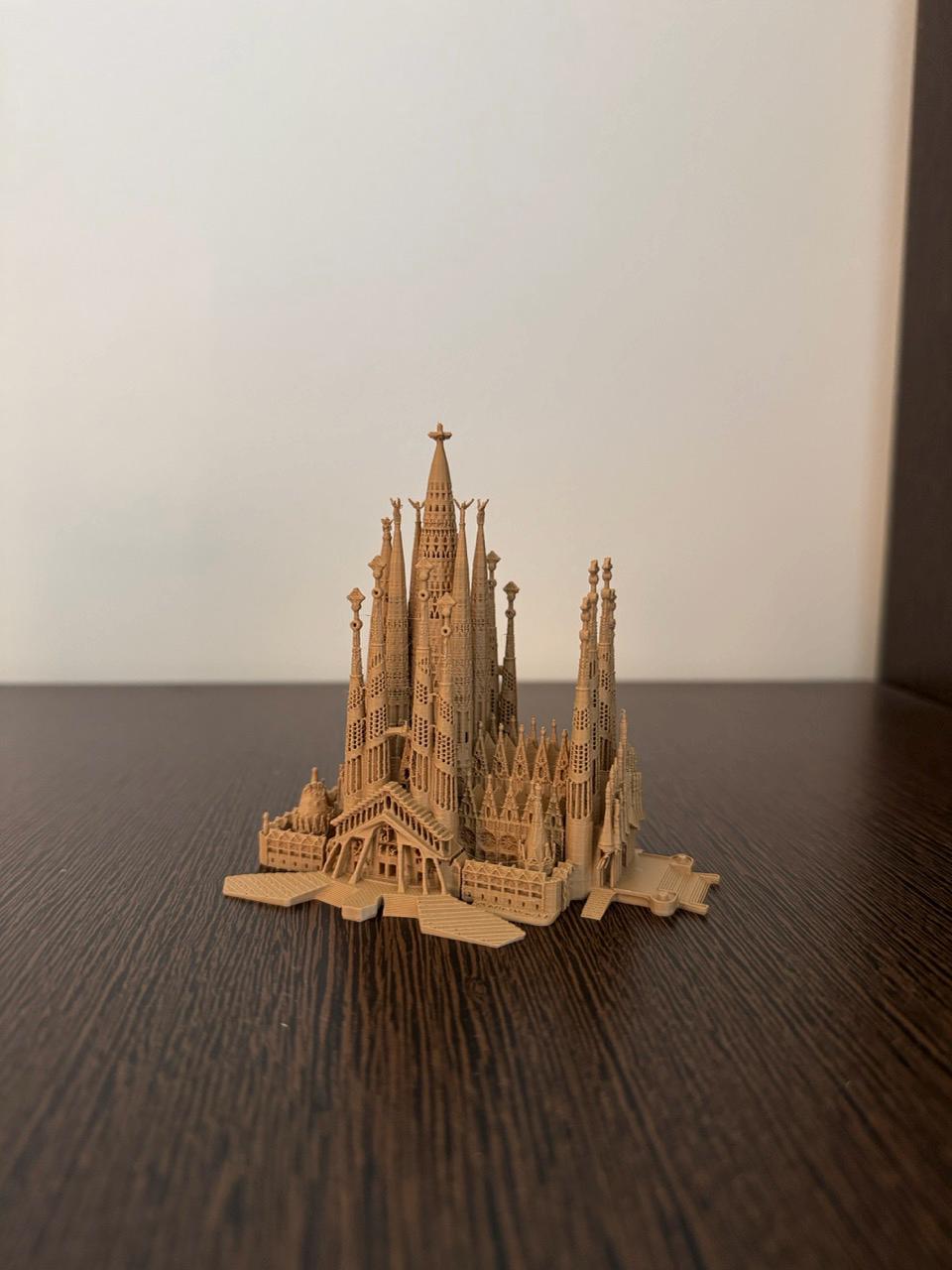 バルセロナ サグラダ ファミリア – 3D プリント ミニチュア |アントニ
