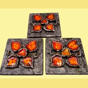 3 very decorative, well-preserved wall tiles, 1970s, flower petals, orange-red-grey-brown, 20.5 x 20.5 cm, RARE!
