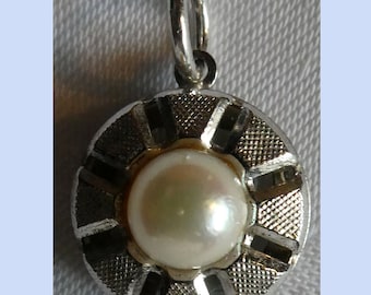 Silver round pendant with central Akoya pearl, 835 silver, probably 1950s