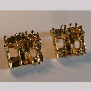Striking vintage cufflinks, gold-colored metal, 1960s