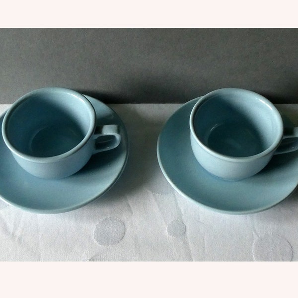 2 Puppentassen mit Untertasse, Melitta, Tassen auch für Espresso geeignet, Pastell Blau, 1950er Jahre, sehr guter Zustand
