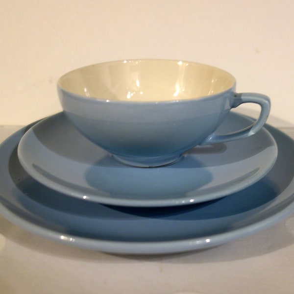 1 Gedeck mit Teetasse, Untertasse, Kuchenteller, Pastell Blau, Melitta Minden, Keramik, 1950er