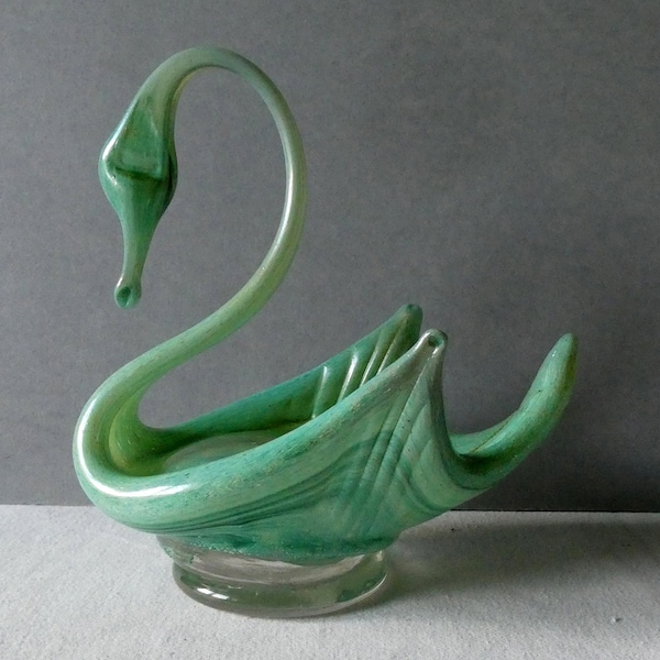 Schwan, sehr dekorativ, aus bemaltem Glas, 1970er Jahre