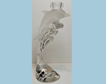 Seltener, schwerer Kerzenhalter aus Bleikristall mit Delphin in mattiertem Glas, Nachtmann, ca. 2000