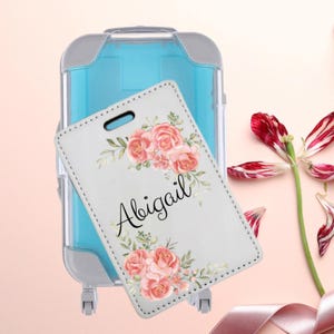 女性用パーソナライズ荷物タグ、名前入り花柄バッグタグ、カスタム旅行ギフト、かわいいスーツケースアクセサリー、ミニスーツケースアドオン利用可能