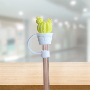Straw Topper Cover Cactus Silicone Cap for Reusable Plastic Straws, Cute Cactus Silicone Straw Cover Top Fit Most Straws Not All Fit Stanley Yellow Cactus Round