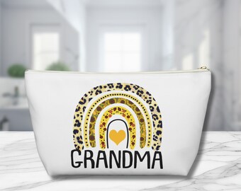 Grandma Make Up Bag Personalized Birthday Gift Grandmother Baby Announcement Cosmetic Bag Toiletry Bag Gift for Mom New Nana Gift
