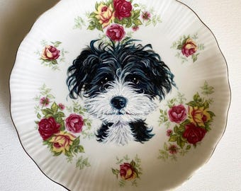 毛むくじゃらのテリア犬の手描きプレート、オリジナルヴィンテージプレートアート、即日発送可能