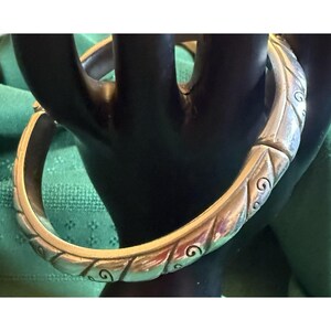 Vintage Silver Tone Etched Bangle Bracelet With magnetic Closure By Brighton EUC image 3