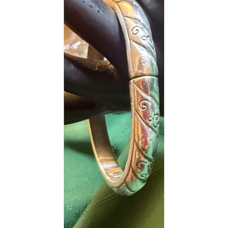 Vintage Silver Tone Etched Bangle Bracelet With magnetic Closure By Brighton EUC image 4