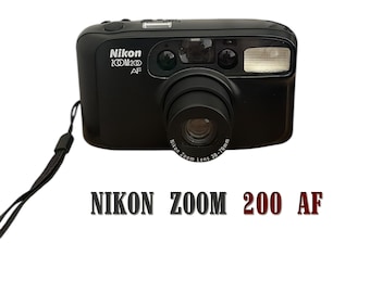 AF TW20 美品　Nikon コンパクトフィルムカメラ AFフィルムカメラ：ストラップ付き35mmコンパクトデジタル TW20 ニコン フィルムカメラ