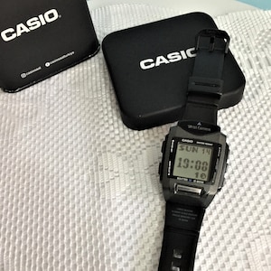 Rare Casio WQV-1 Wrist Camera Watch Module 2220/ Orginal Strap/ Original casio  Tin box/ Great collectible watch/ Black Color Rare model