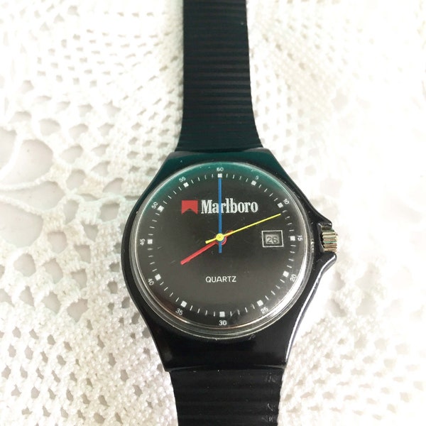 Montre-bracelet Marlboro Black/ Très bon état vintage/ Bracelet de montre en silicone noir/ Très bel objet de collection/ Montre-bracelet de collection