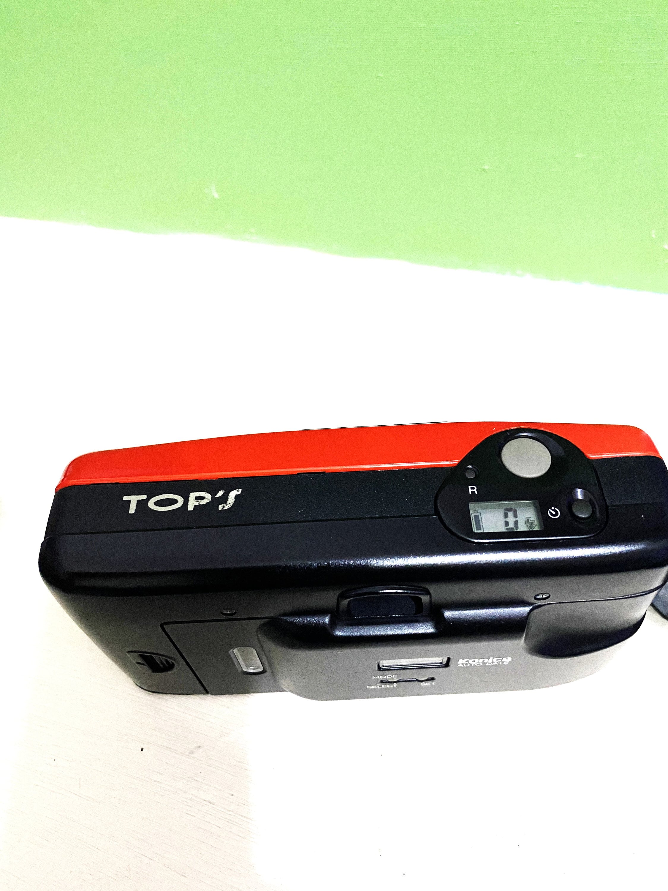 ビンテージ コニカ トップ レッド/電池付き/コンパクト 35mm/コニカ