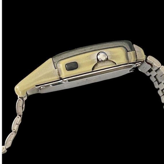 Montre Vintage Casio Module 1319 - Boîtier Résine Argenté, Quartz, étanche 50m